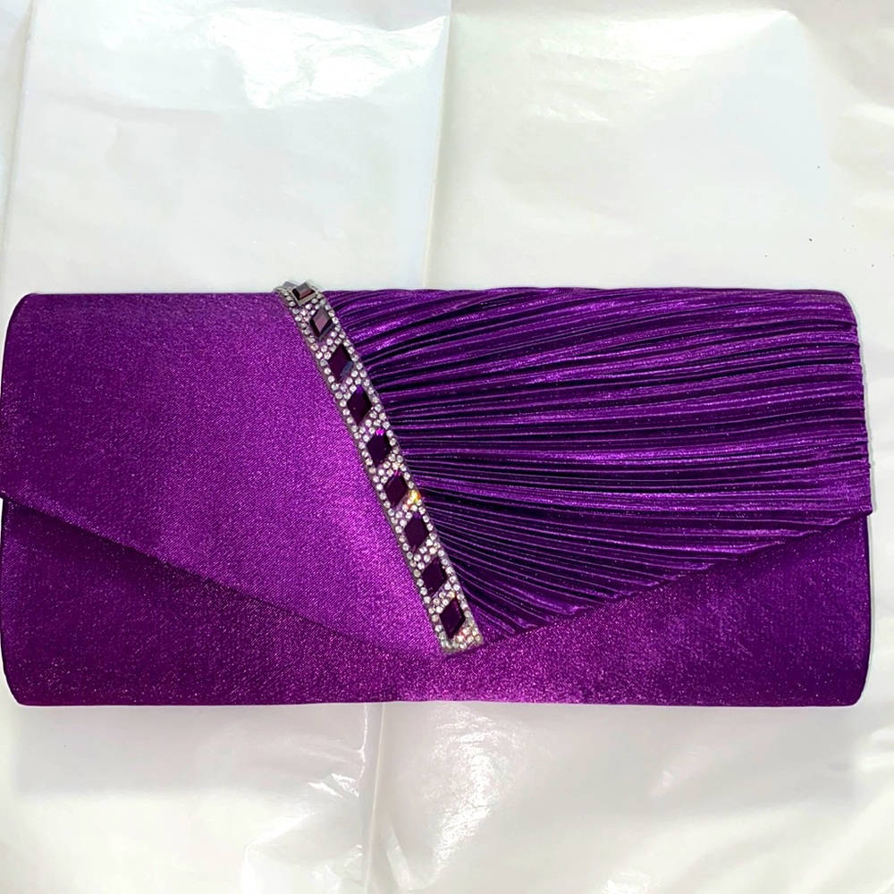 Damara Clutch